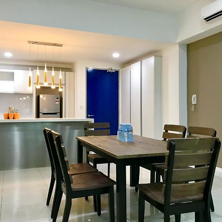 Apartamento de 68 m² con 2 habitación/es y 1 baño/s de uso privado, en Distrito Central de Negocios Kota Kinabalu Exterior foto