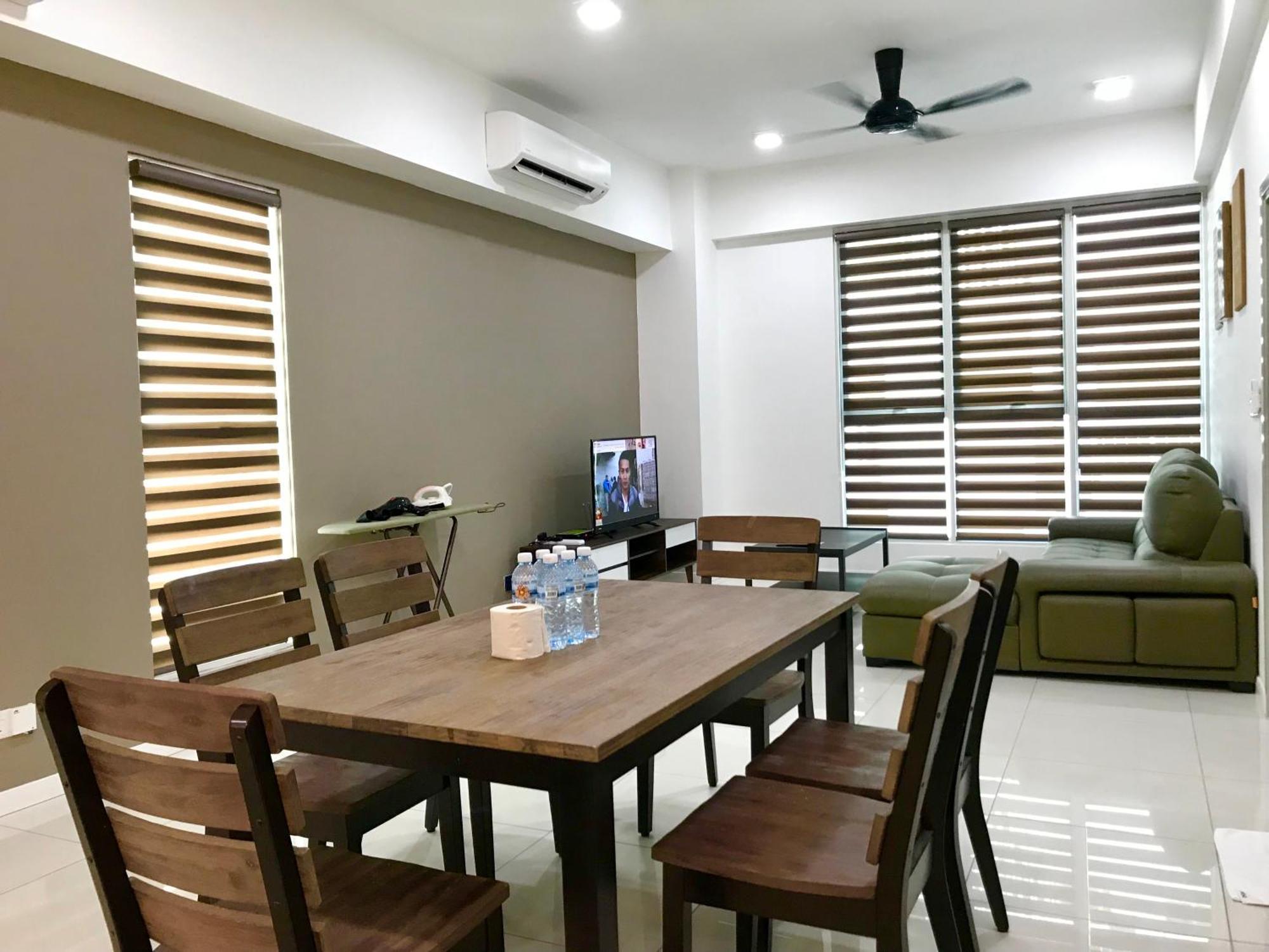 Apartamento de 68 m² con 2 habitación/es y 1 baño/s de uso privado, en Distrito Central de Negocios Kota Kinabalu Exterior foto