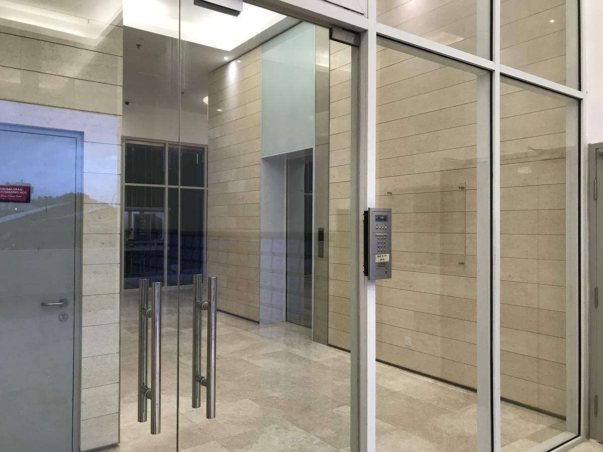 Apartamento de 68 m² con 2 habitación/es y 1 baño/s de uso privado, en Distrito Central de Negocios Kota Kinabalu Exterior foto